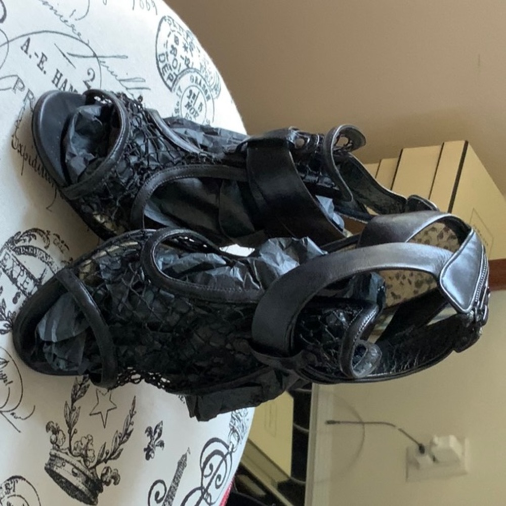 High Heel Sandals With Front Netting - image 1